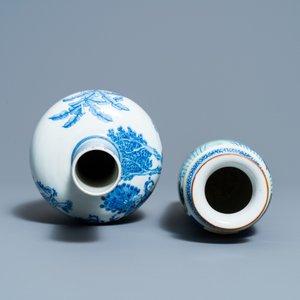 A Chinese wucai rouleau vase and a blue, white and copper-red vase, 19/20th C. — photo 5