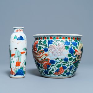 A Chinese wucai rouleau vase and a 'phoenix' censer, Transitional period — 照片 3