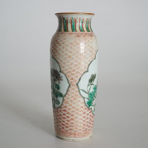 A Chinese wucai rouleau vase with floral medallions, Transitional period — photo 10