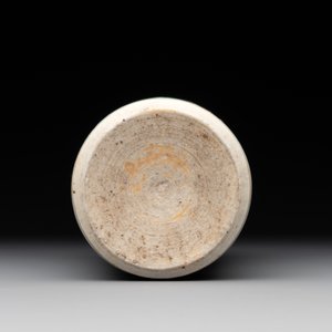 A Chinese wucai 'sleeve' vase with a scholar and servants, Transitional period — photo 6