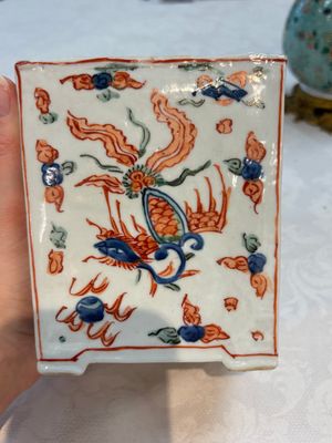 A Chinese wucai square covered container, a gilt bronze-mounted famille verte vase and a Canton famille verte bottle vase, Kangxi and later — photo 14