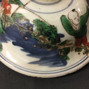 A Chinese wucai vase and cover, Transitional period, 1620-1683 — photo 9