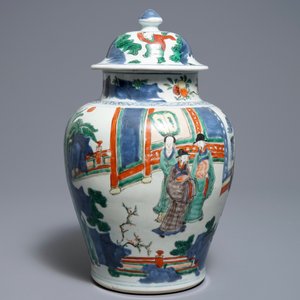 A Chinese wucai vase and cover, Transitional period — 照片 3