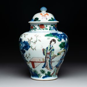 A Chinese wucai vase and cover with court ladies and playing boys, Transitional period — photo 4