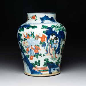 A Chinese wucai vase with court ladies and playing boys, Transitional period — 照片 1