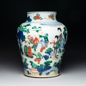 A Chinese wucai vase with court ladies and playing boys, Transitional period — 照片 2