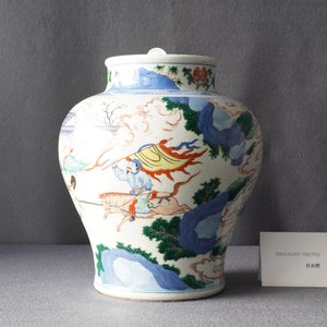 A Chinese wucai vase with equestrian scenes, 19th C. — 照片 8