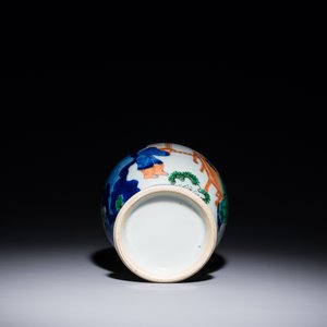 A Chinese wucai vase with figures and calligraphy, 19th C. — 照片 3