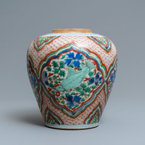 A Chinese wucai vase with fish, Transitional period — photo 3