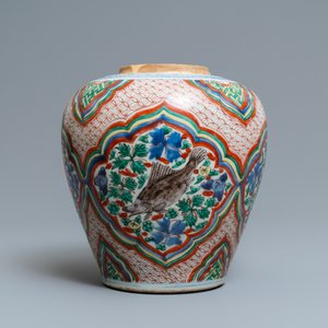A Chinese wucai vase with fish, Transitional period — photo 5