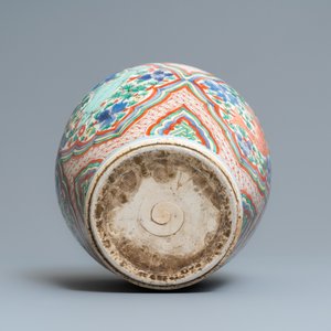 A Chinese wucai vase with fish, Transitional period — photo 8