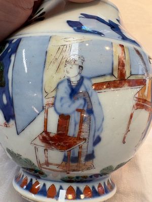 A Chinese wucai vase with narrative design, 19th C. — photo 8
