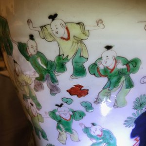 A Chinese wucai vase with playing boys, Transitional period — 照片 25