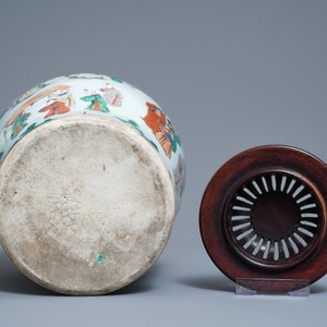 A Chinese wucai vase with wooden cover, Transitional period — 照片 7