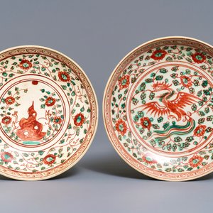 A Chinese wucai wine ewer and two Swatow plates, Ming and later — 照片 2