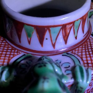 A Chinese wucai wine ewer and two Swatow plates, Ming and later — 照片 16