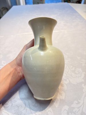 A Chinese Xingyao white-glazed ewer, Ying 盈 mark, Tang or later — photo 2