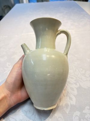 A Chinese Xingyao white-glazed ewer, Ying 盈 mark, Tang or later — photo 3
