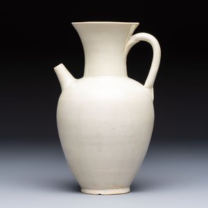 A Chinese Xingyao white-glazed ewer, Ying 盈 mark, Tang or later — photo 2