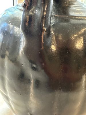 A Chinese Yaozhou black-glazed ewer with a ribbed body, Song — foto 16