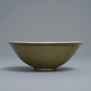 A Chinese yaozhou celadon bowl with floral design, Song — 照片 3