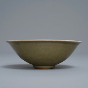A Chinese yaozhou celadon bowl with floral design, Song — 照片 4