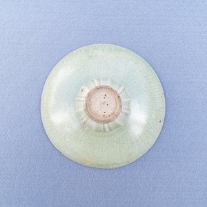 A Chinese Yaozhou celadon bowl with incised floral design, Song or later — 照片 19
