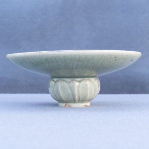 A Chinese Yaozhou celadon bowl with incised floral design, Song or later — 照片 20