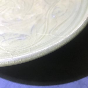 A Chinese Yaozhou celadon bowl with incised floral design, Song — 照片 6