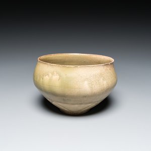A Chinese Yaozhou celadon 'lotus' bowl, Song/Yuan — photo 1