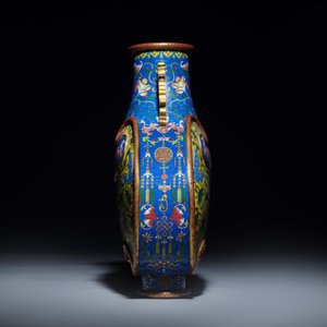 A Chinese yellow- and blue-ground cloisonné 'Shou' moonflask vase, 'bianhu', Jiaqing — 照片 3