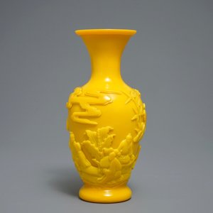 19/20世纪 乾隆款黄地赏瓶 — 照片 5