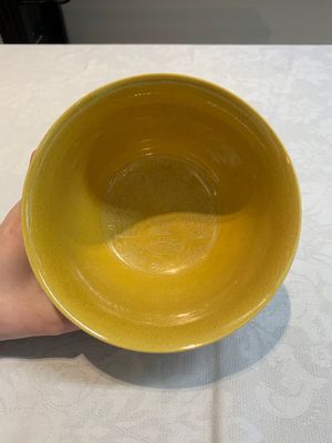 A Chinese yellow-glazed 'anhua' 'carp and lotus' bowl, Kangxi mark, 19th C. — photo 6