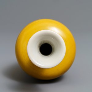 A Chinese yellow-glazed ‘laifu zun’ three-string vase, Kangxi — photo 6