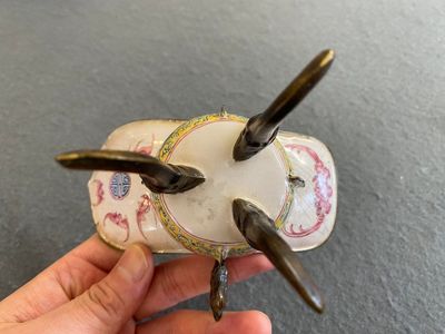 A Chinese yellow-ground Canton enamel ritual wine ewer or 'jue', Yongzheng — photo 8