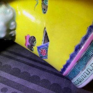 A Chinese yellow-ground famille rose bottle vase with antiquities design, Yongzheng — photo 18