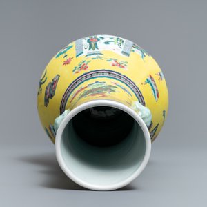 A Chinese yellow-ground famille rose bottle vase with antiquities design, Yongzheng — photo 6