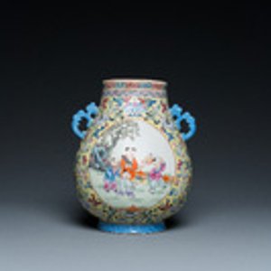 A Chinese yellow-ground famille rose 'hu' vase with playing boys, Qianlong mark, Republic — photo 2