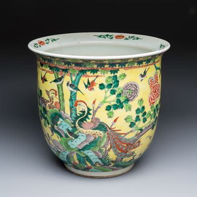 A Chinese famille verte yellow-ground 'Birds among Flowering Branches' jardinière, 19th C.