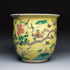 A Chinese famille verte yellow-ground 'Birds among Flowering Branches' jardinière — 照片 3