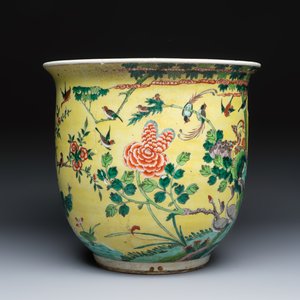 A Chinese famille verte yellow-ground 'Birds among Flowering Branches' jardinière — 照片 5