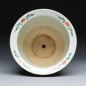 A Chinese famille verte yellow-ground 'Birds among Flowering Branches' jardinière — 照片 6