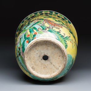 A Chinese famille verte yellow-ground 'Birds among Flowering Branches' jardinière — 照片 7