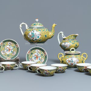 A Chinese yellow-ground famille verte tea service, 19th C. — photo 1