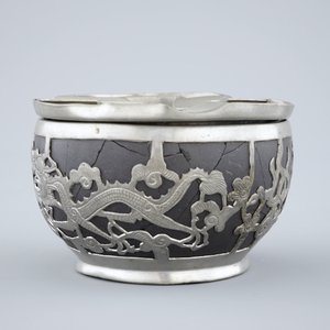 A Chinese yixing and pewter part tea service on tray, Shanghai, ca. 1900 — photo 12