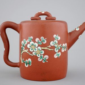 Een Chinese beschilderde Yixing theepot, 19e eeuw — foto 3