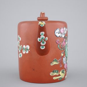 Een Chinese beschilderde Yixing theepot, 19e eeuw — foto 4