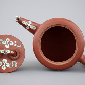 Een Chinese beschilderde Yixing theepot, 19e eeuw — foto 5