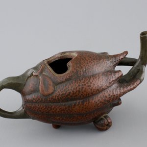 A Chinese Yixing pewter-mounted buddha's hand shaped teapot, 18/19th C. — photo 2
