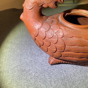 A Chinese Yixing 'phoenix' stoneware teapot and cover, Kangxi — 照片 21
